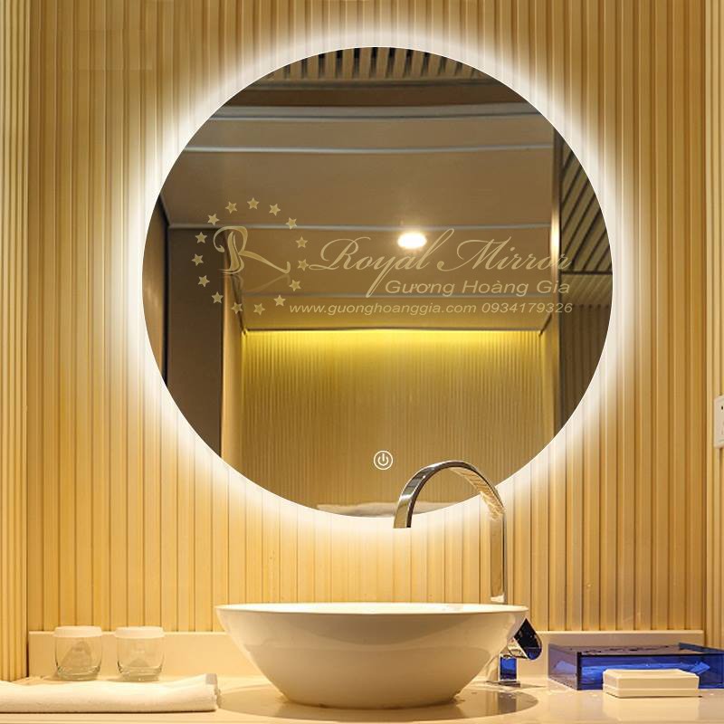 Gương nhà tắm cao cấp tràn viền LED cảm ứng: Giờ đây, phòng tắm của bạn có thể trở thành một không gian thư giãn cao cấp với gương nhà tắm tràn viền LED cảm ứng. Với thiết kế tinh tế và độ bền cao, sản phẩm này sẽ trở thành điểm nhấn của phòng tắm của bạn. Ánh sáng LED đầy màu sắc mang lại không gian thoải mái, giúp bạn cảm thấy thoải mái và thư giãn.